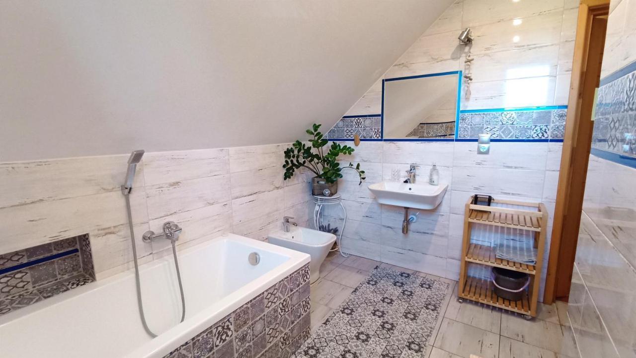 Zacisze Drwala Guest House Lutowiska Bagian luar foto